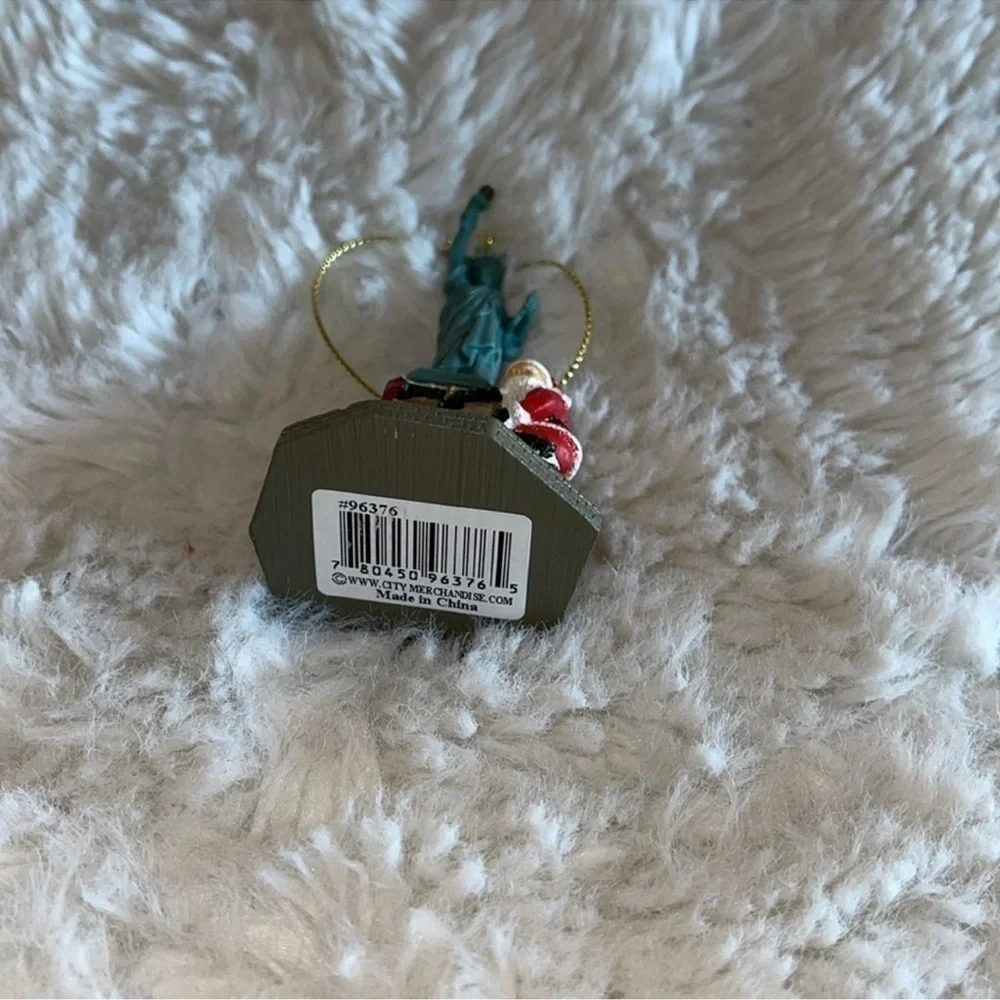 Xmas ornament NWT a molded thick piece of plastic from New York